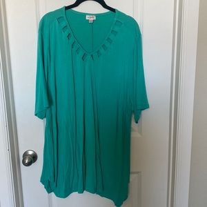 Green neck tunic - NWOT